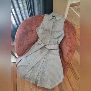 Banana Republic Grey With White Pin Stripe Sleeveledd Shirt Dress
